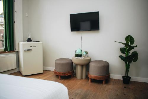 King Kong Hostel - image 5