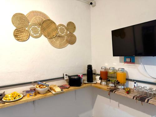 Pinheiros Hostel & Food near สถาบันศิลปะโทะมิเอะ โอตะเกะ