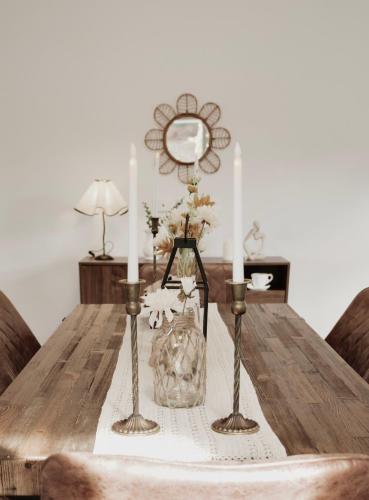 Modern holiday home in Hobart - Stunning Mountain & Water views