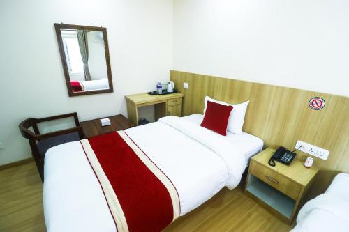 Deluxe Twin Room image 4