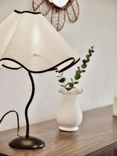 Modern holiday home in Hobart - Stunning Mountain & Water views