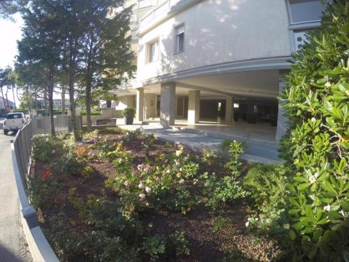 Modern flat with balcony in a residence in Caorle