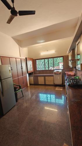 Casa pinto Valencia in Kankanady