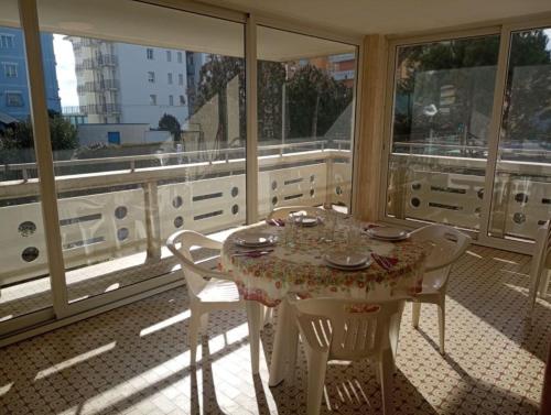 Sea view flat for 7 guests in a residence in Caorle