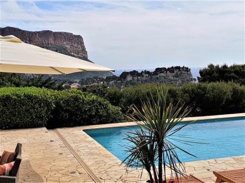 Superbe villa vue et emplacement exceptionne Superbe villa vue et emplacement exceptionne