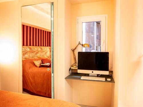 Pantheon Luxury Apartment, Rome (photo 8)