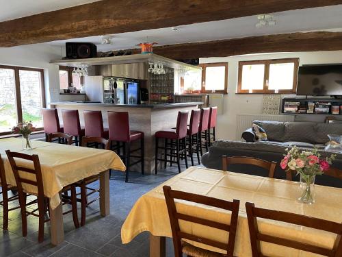 B&B HOTEL IN FERME DE LEUZE nabij Durbuy, eigen laadpalen in Somme-Leuze