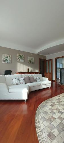 HUMANITHAS, Appartamento in Villa in 皮耶韋埃馬努埃萊