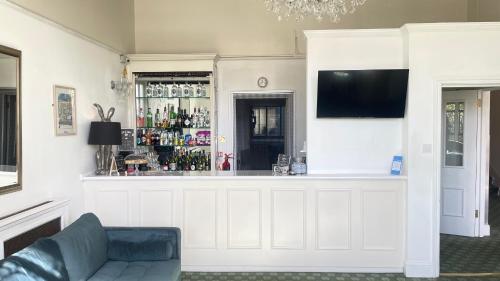 Hotel 63