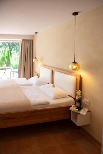 Die Finca 1.3km von Georg-Stieler-Straße entfernt