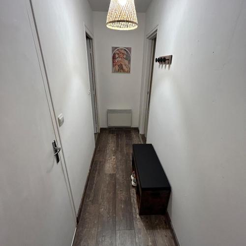 Studio au calme avec stationnement in บ๊ากโนเล เดอ ลออร์น