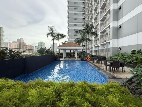 2 Br Condo Apartment near PICC, CCP, WTC & Star City at Coast Residences, Pasay City, Manila