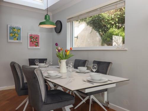 外部景觀, 15 Summerland Avenue in 道利什市中心