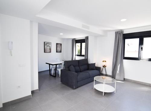 One-Bedroom Apartment image 7