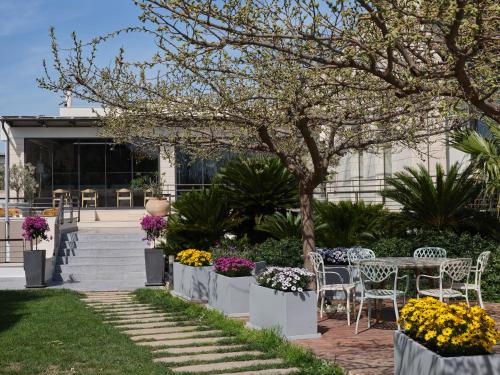 September Hotel Thessaloniki in 테살로니키