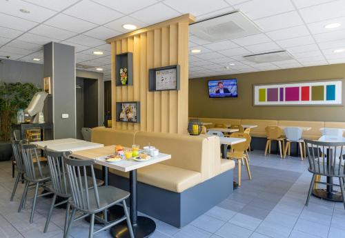 ห้องอาหาร, บีแอนด์บี โฮเทล มาร์น-ลา-วัลเล ตอร์ซี (B&B Hotel Marne-La-Vallee Torcy) in ตรอซี