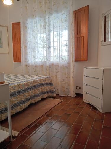 Appartamento in Villa Iris, con Patio ad Uso Esclusivo, Parcheggio Privato in Giardino, in Centro Città