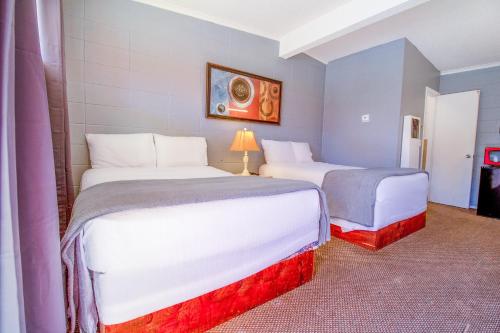 2 double beds