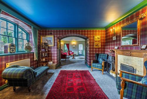 Finest Retreats - White House Retreat in Aberchirder