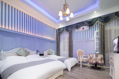 Triple Room image 2