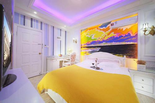 Queen Room image 2