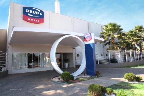 Druds Hotel - 출입구