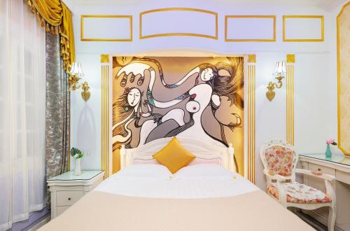 Queen Room image 3