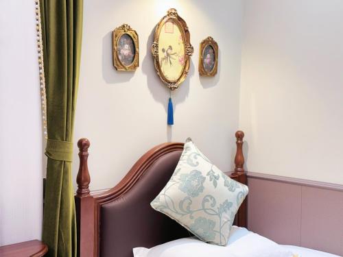 Double Room image 7
