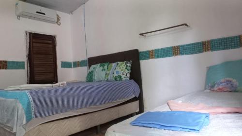 1 double bed, 2 twin beds