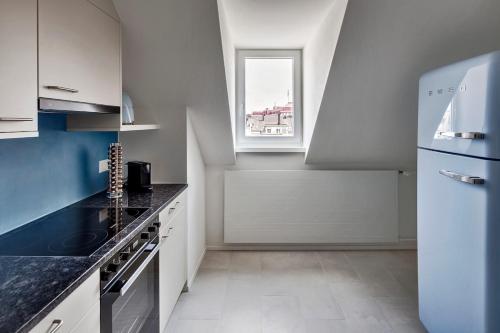 Prime apartment with designer furniture in district 4, Curych (fotografie 9)
