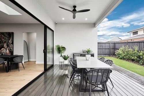 Sunbury Luxury - The Perfect Family Entertainer in Sunbury