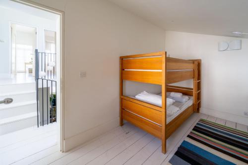 Edinburgh House - image 4