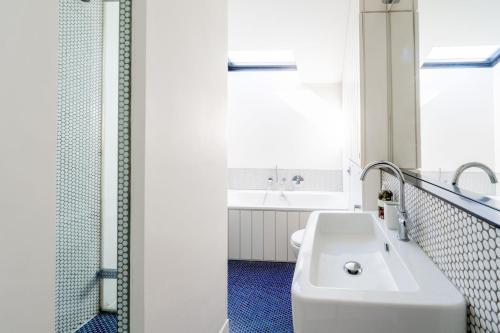 Edinburgh House - image 5
