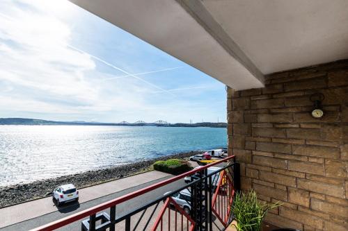 Навколишнє середовище, Penthouse River View near Edinburgh in Saint Davids