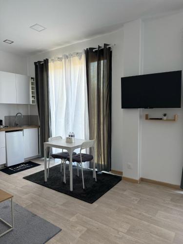 EXCEPTIONNEL Appartement VERSAILLES in เลอ เชอส์เนย์