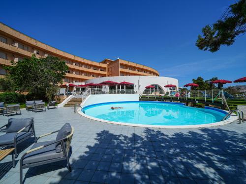 สระว่ายน้ำ, Club Esse Roccaruja in สตินติโน