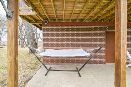 Riverfront Cabin Near Dtwn Pella with Game Room!