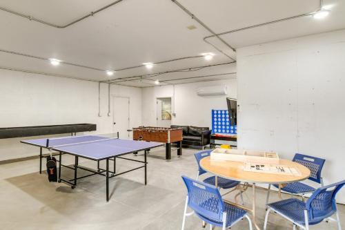 6 Mi to Dtwn Pella Riverfront Cabin with Game Room!