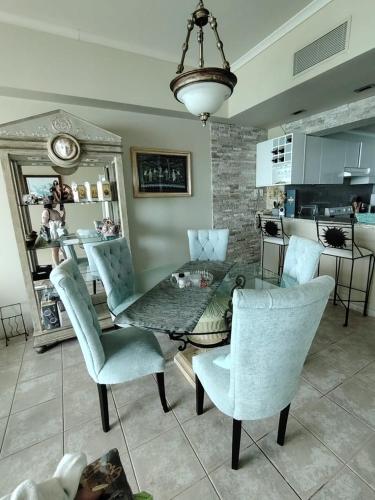 Facilities, Edificio de Apartamentos Colon Miramar in Salinas