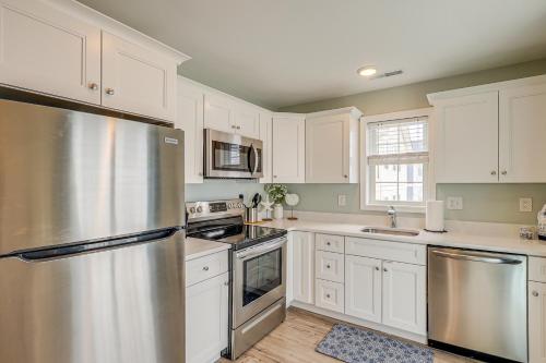 Wildwood Condo with Pool Access - Walk to Beach in Wildwood, USA