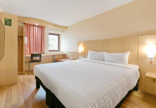 B&B HOTEL Le Mans Centre Cathédrale in Le Mans