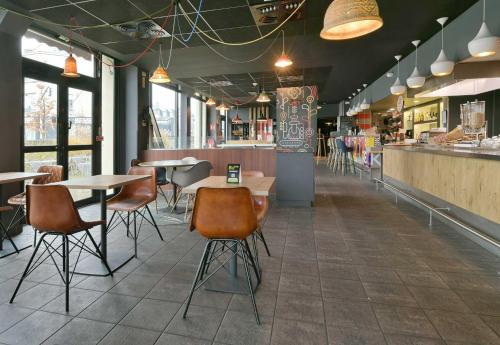 Étterem, B&B HOTEL Le Mans Centre Cathédrale in Le Mans