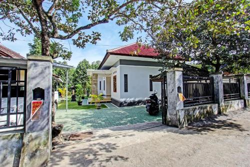 Вход, Hotel O Archi Homestay in Labulia