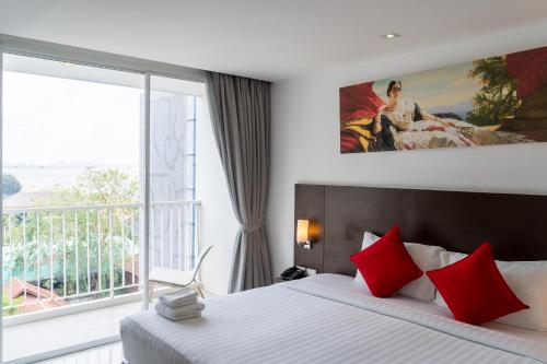 room detail thumbnail 1