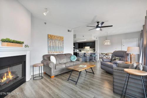 River Place Condos #611 3BD