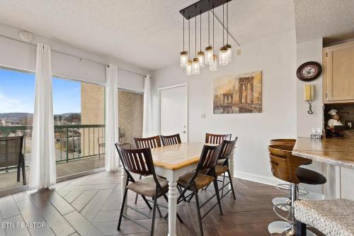 River Place Condos 610 3BD - image 8