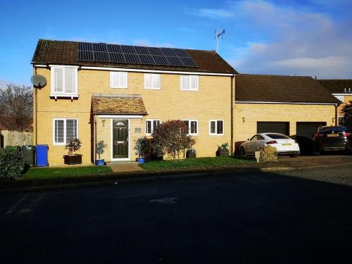 Spacious, well presented modern house gîte à louer Kings Sutton