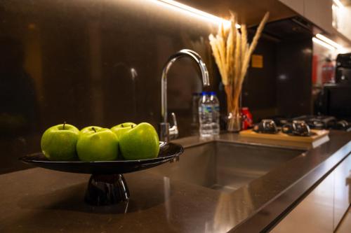 New Build Luxury with Burj View at Peninsula 5 Business Bay - image 12