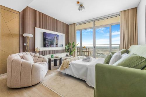 New Beach and Creek View 2BR in Palace Residences, Dubai (Foto 8)