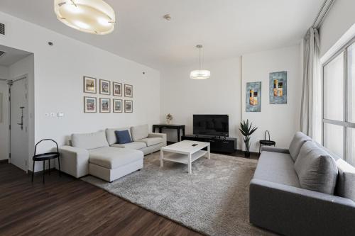 Short Stay Apartment Shams 1 Jumeirah Beach Residence 2 Bed Sleeps 6 - DVH HOLIDAY HOMES, Дубай (фото 2)